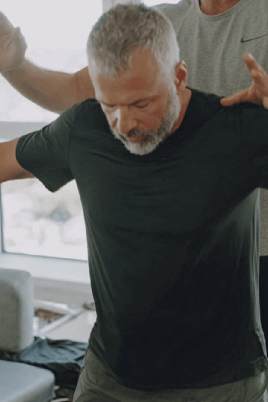 LSVT BIG certified therapist guiding Parkinson's physical therapy session